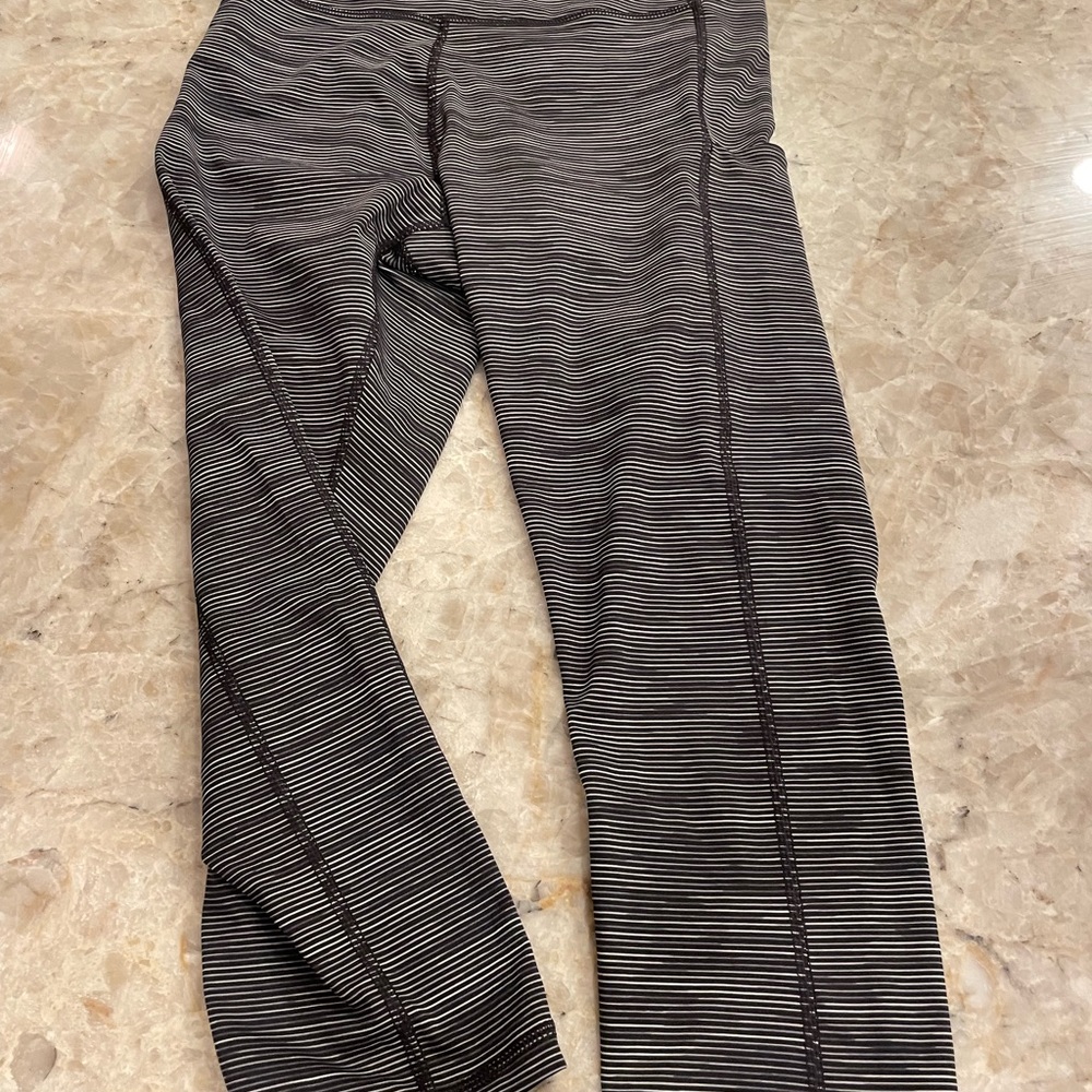 Tel work out Capri pants medium NWT